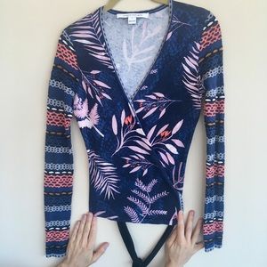 DVP Cute Long sleeve Wrap Top